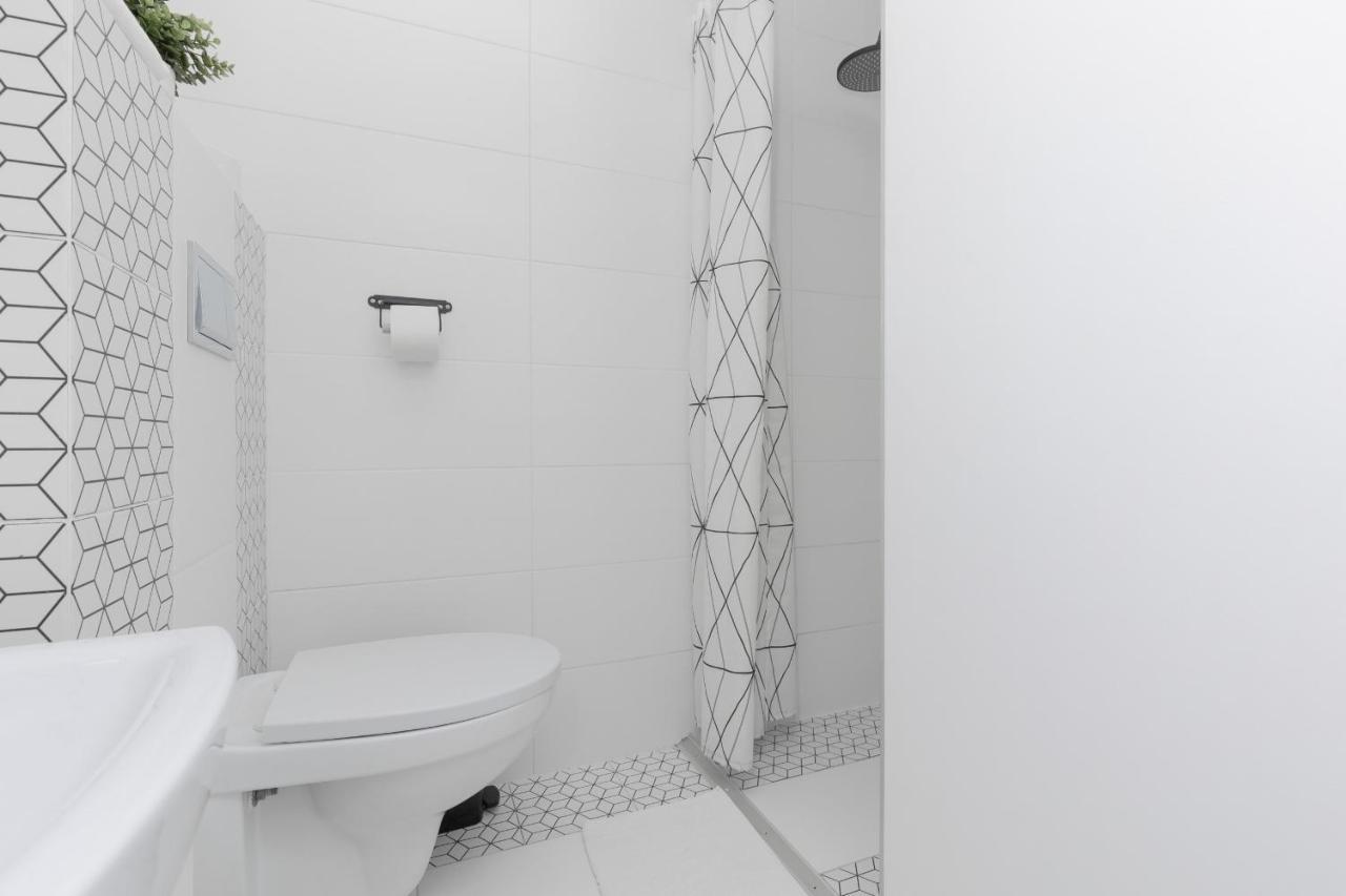 Micro Near Fort Mokotów By Renters Apartament