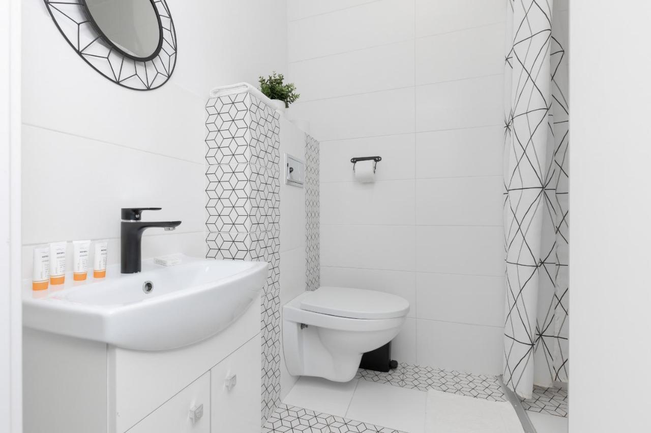 Butas Micro Near Fort Mokotow By Renters *